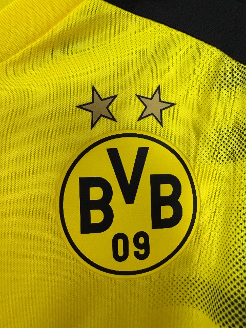 Borussia Dortmund 2017/18 Match Issued Shirt — Christian Pulisic, Size M — club crest detail