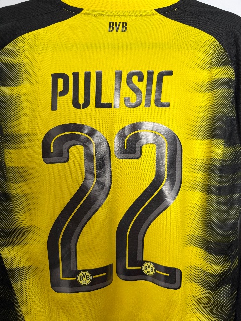 Borussia Dortmund 2017/18 Match Issued Shirt — Christian Pulisic, Size M — size label