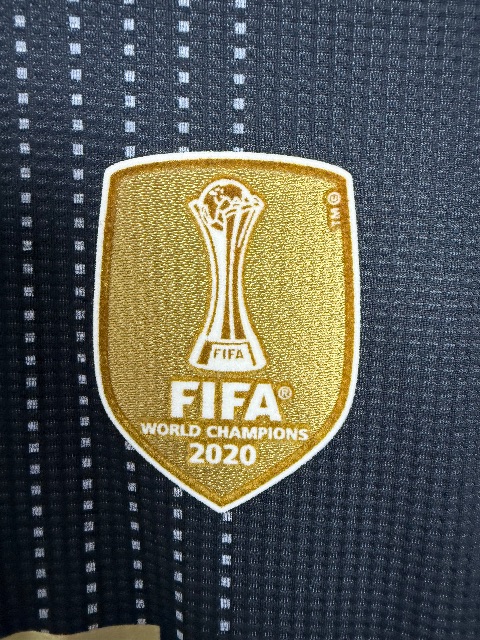 Bayern München 2021 Match Worn / Issued Shirt — Marc Roca — sponsor detail