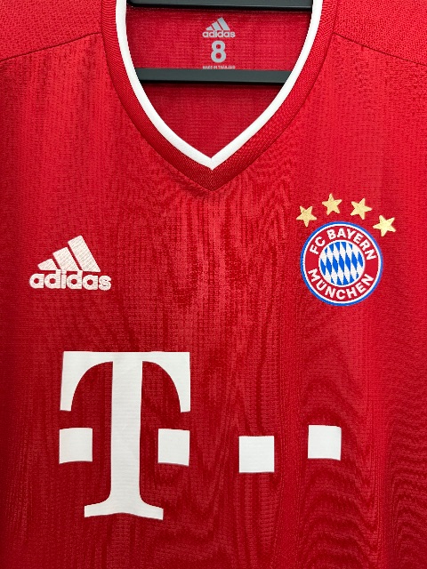 Bayern München 2020/21 UEFA Super Cup Match Worn Shirt — Javi Martínez, with COA, Size L — club crest detail