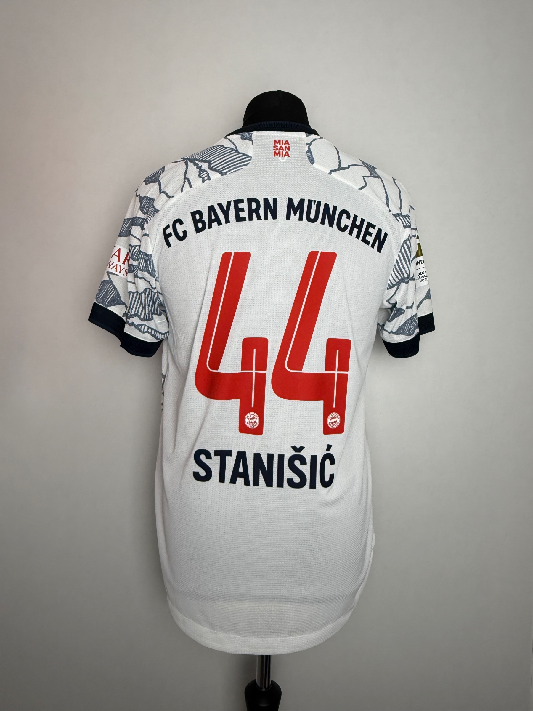 Bayern München 2020/21 Match Worn Shirt — Josip Stanišić, with COA, Size M — front