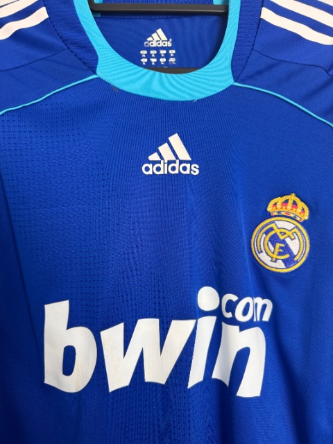 Real Madrid 2008/09 Match Worn / Issued Shirt — Rafael van der Vaart, Size XL — club crest detail