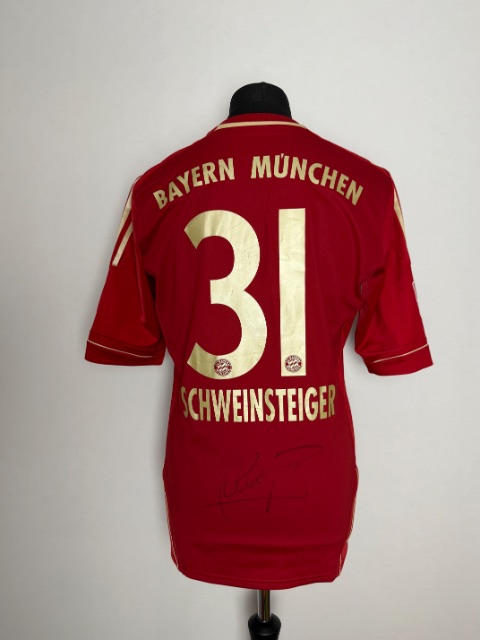 Bayern München 2011/12 Match Worn / Issued Shirt — Bastian Schweinsteiger, signed — back nameset