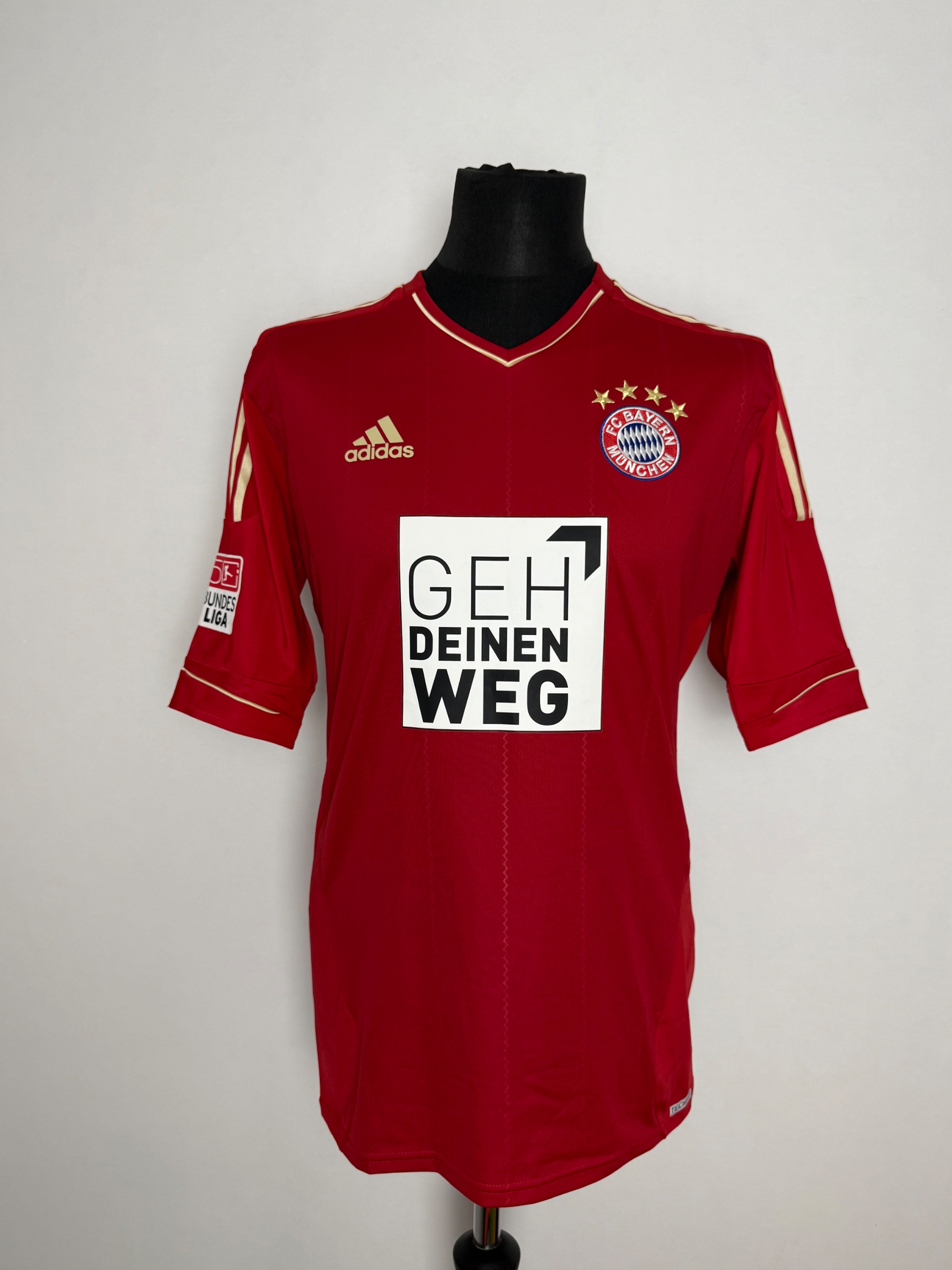 Bayern München 2011/12 Match Worn / Issued Shirt — Bastian Schweinsteiger, signed