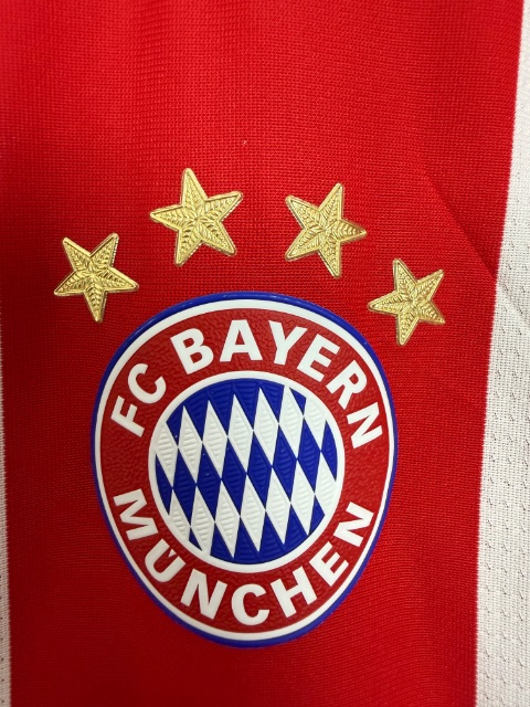 Bayern München 2017 Match Worn / Issued Shirt — Douglas Costa — sponsor detail