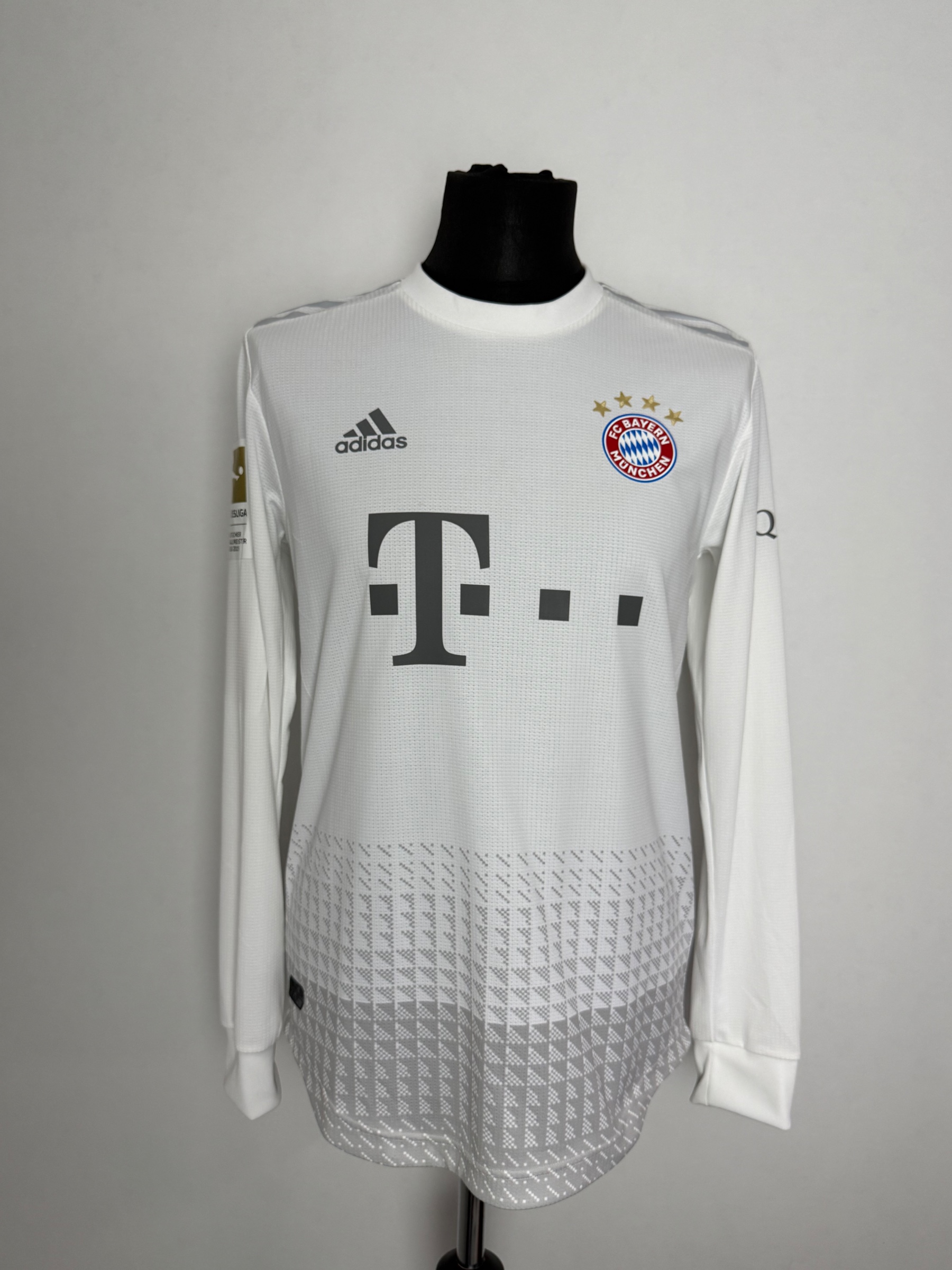 Bayern München 2019 Match Worn / Issued Shirt — Leon Goretzka